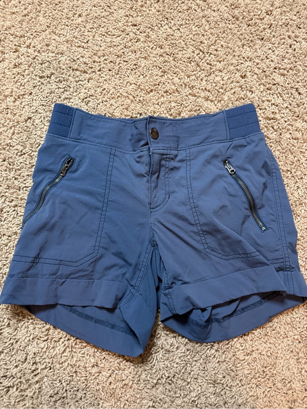 Athleta Trekkie Utility Shorts in Blue (Size 4)